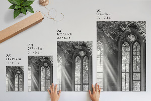 Plakat premium przedstawiający gotyckie okna