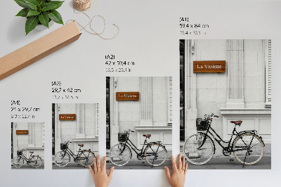 Plakat premium Rower pod ścianą